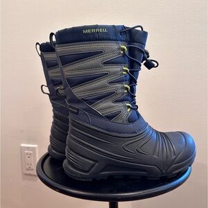 Merrell Kid’s Snow Quest Lite waterproof snow boots - size 1 / Like NEW